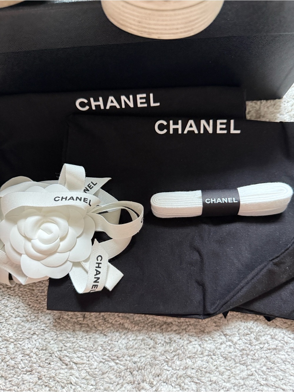 CHANEL White Leather Lace-Up Low Top Logo Sneakers EU 38.5 US 8.5 - Picture 10 of 10